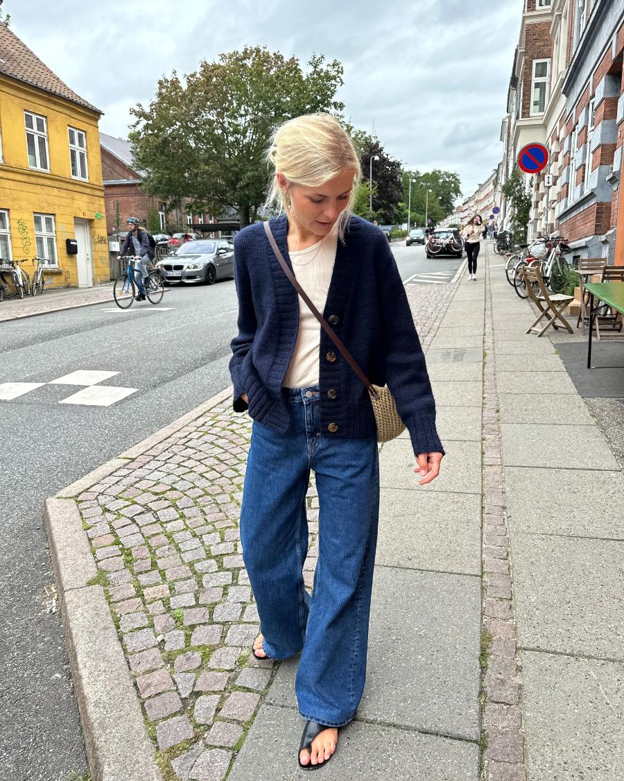 PetiteKnit Eva Cardigan- neuleohje