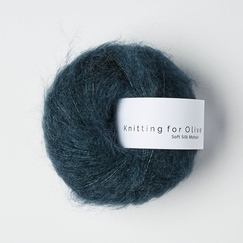 Knitting for Olive ylellisen pehmeä ja ilmava Soft Silk Mohair väri deep petroleum blue