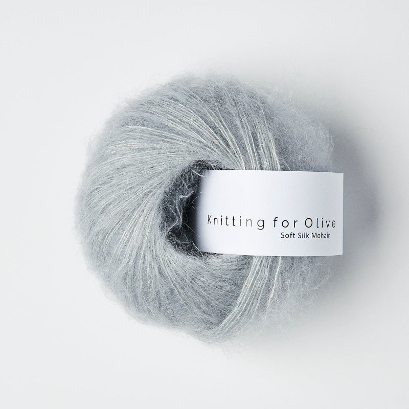 Knitting for Olive ylellisen pehmeä ja ilmava Soft Silk Mohair väri soft blue pehmeä sininen