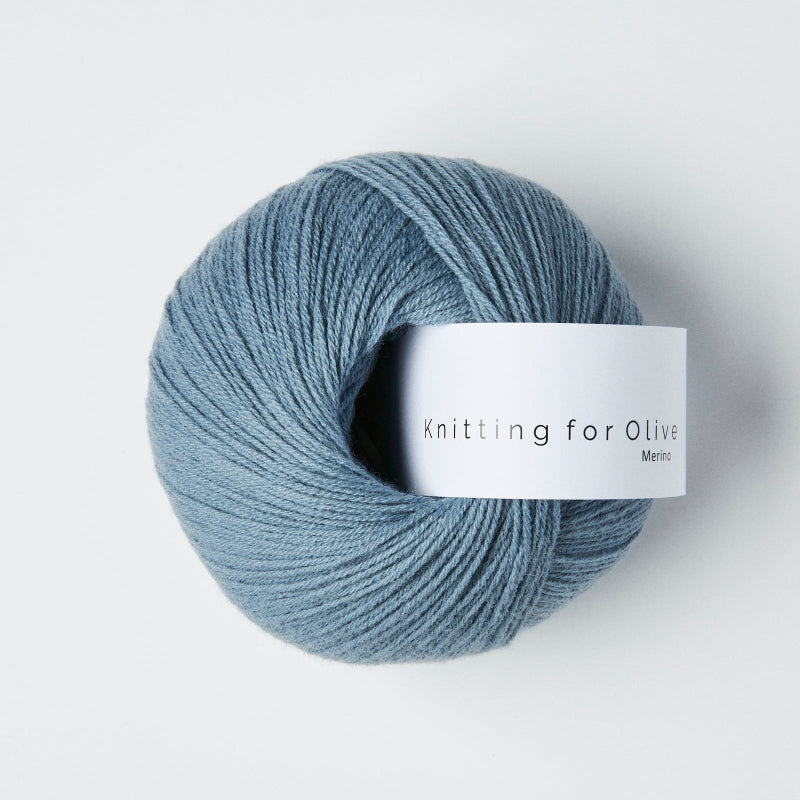 Knitting for Olive vaaleansininen Dusty dove blue Merino lanka eettiseen neulontaan