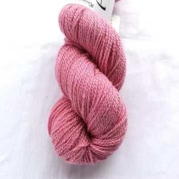 Marilta TerMari upea merino-silkkilanka 100g käsinvärjätty neulojalle