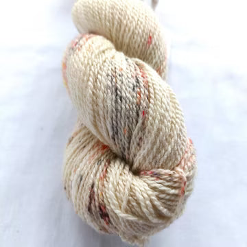 Marilta TerMari upea merino-silkkilanka 100g käsinvärjätty neulojalle