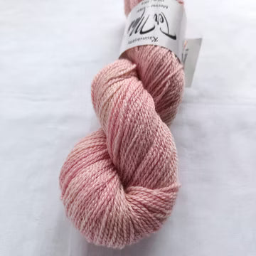 Marilta TerMari upea merino-silkkilanka 100g käsinvärjätty neulojalle