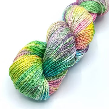 Marilta TerMari upea merino-silkkilanka 100g käsinvärjätty neulojalle