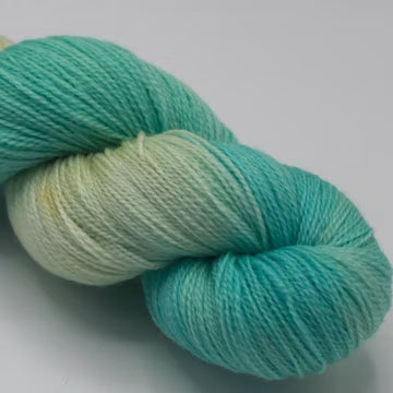 Marilta TerMari Merino-bambu Solakka 100g käsinvärjätty