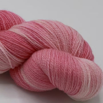 Marilta TerMari Merino-bambu Solakka 100g käsinvärjätty
