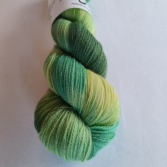 Marilta TerMari Merino-bambu Solakka 100g käsinvärjätty