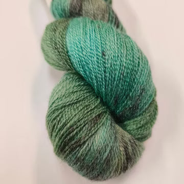 Marilta TerMari Merino-bambu Solakka 100g käsinvärjätty