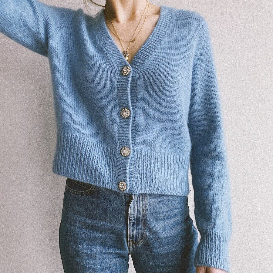 PetiteKnit April cardigan neulottu v-pääntie neuletakkiohje