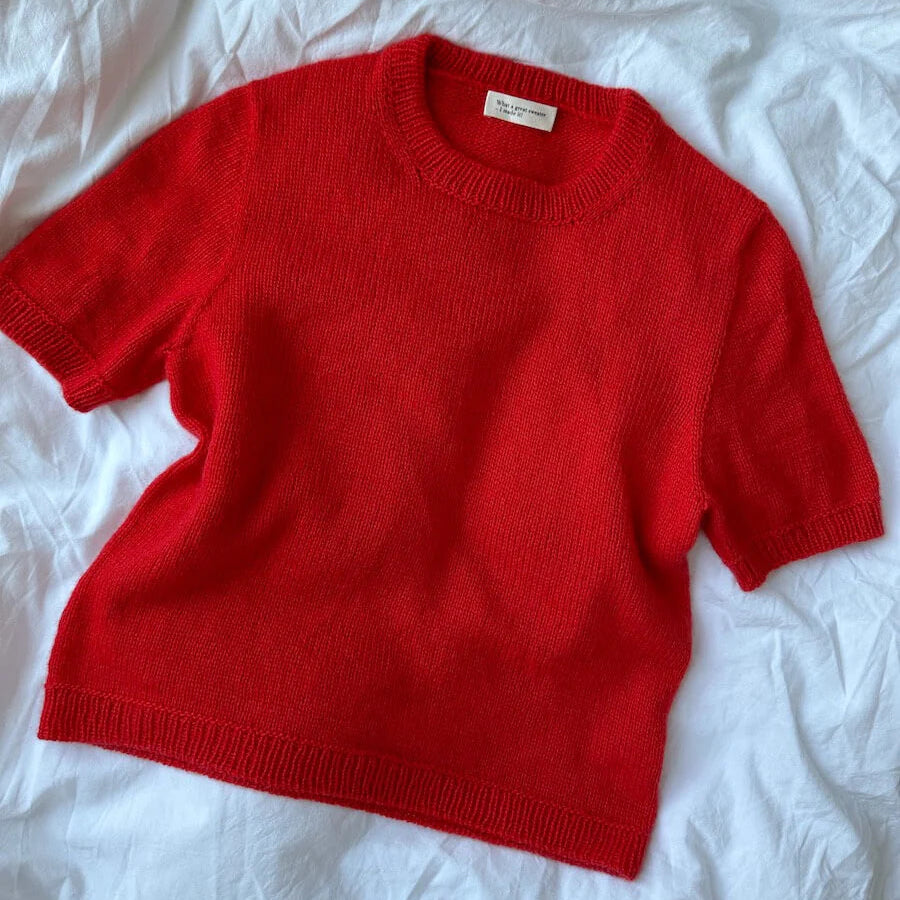 PetitKnit Poppy Tee kesäneuleohje peruspaita merino ja mohair langat yhdessä.