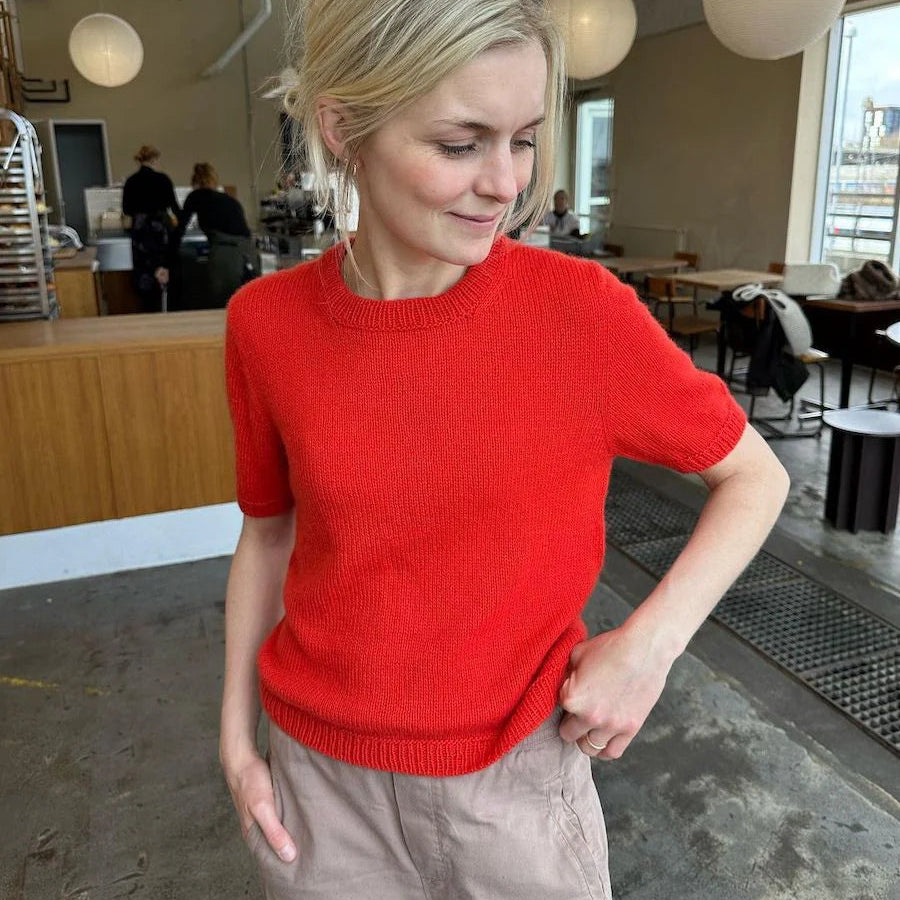 PetitKnit Poppy Tee kesäneuleohje peruspaita merino ja mohair langat yhdessä.