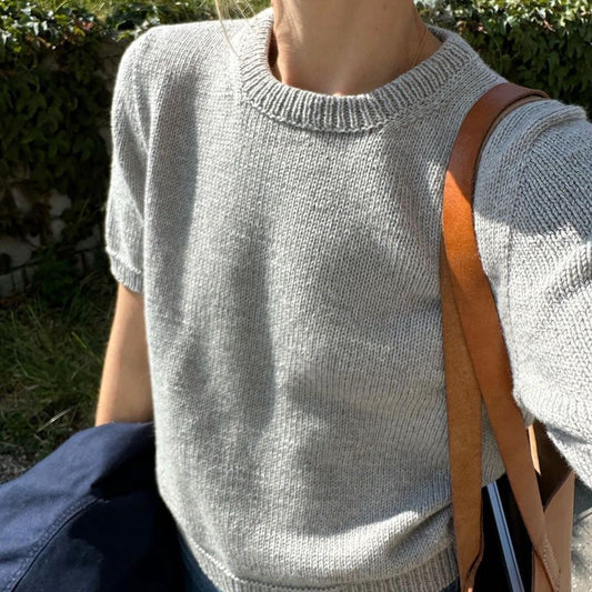 PetitKnit Poppy Tee kesäneuleohje peruspaita merino ja mohair langat yhdessä.