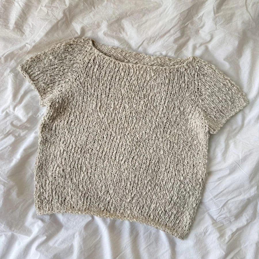 PetiteKnit Wave Tee helppo neulepaita kesälle Svarta Fåret Cecilia