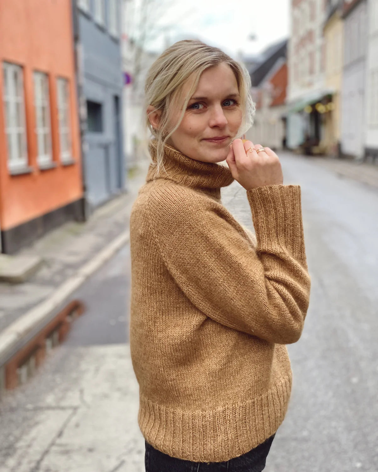 PetiteKnit Caramel Sweater -neuleohje