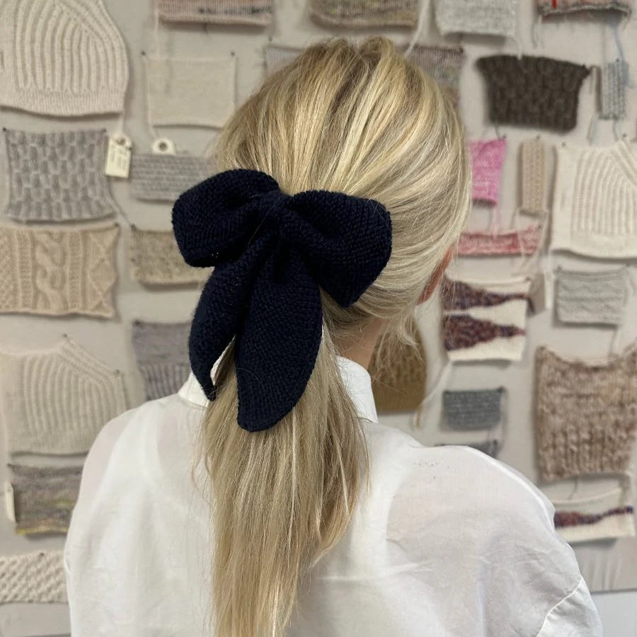 PetiteKnit December Bow joulurusetti rusetti hiuksiin