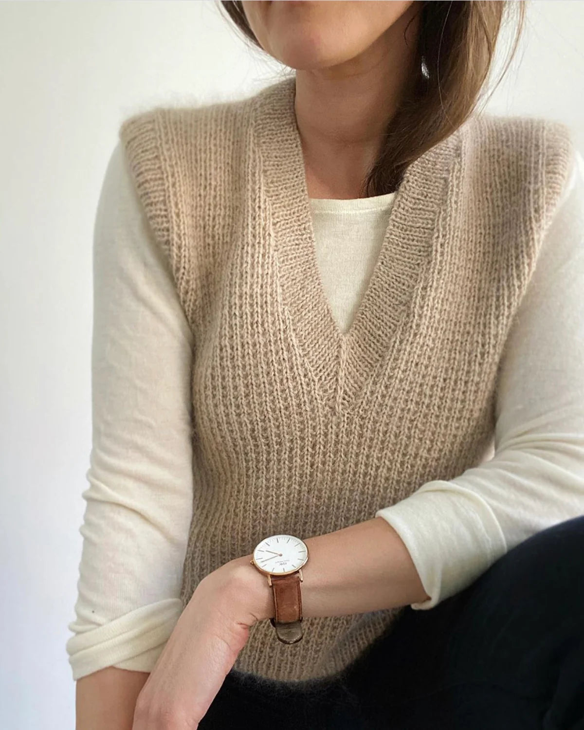 PetiteKnit Friday Slipover V-neck – neuleohje englanniksi