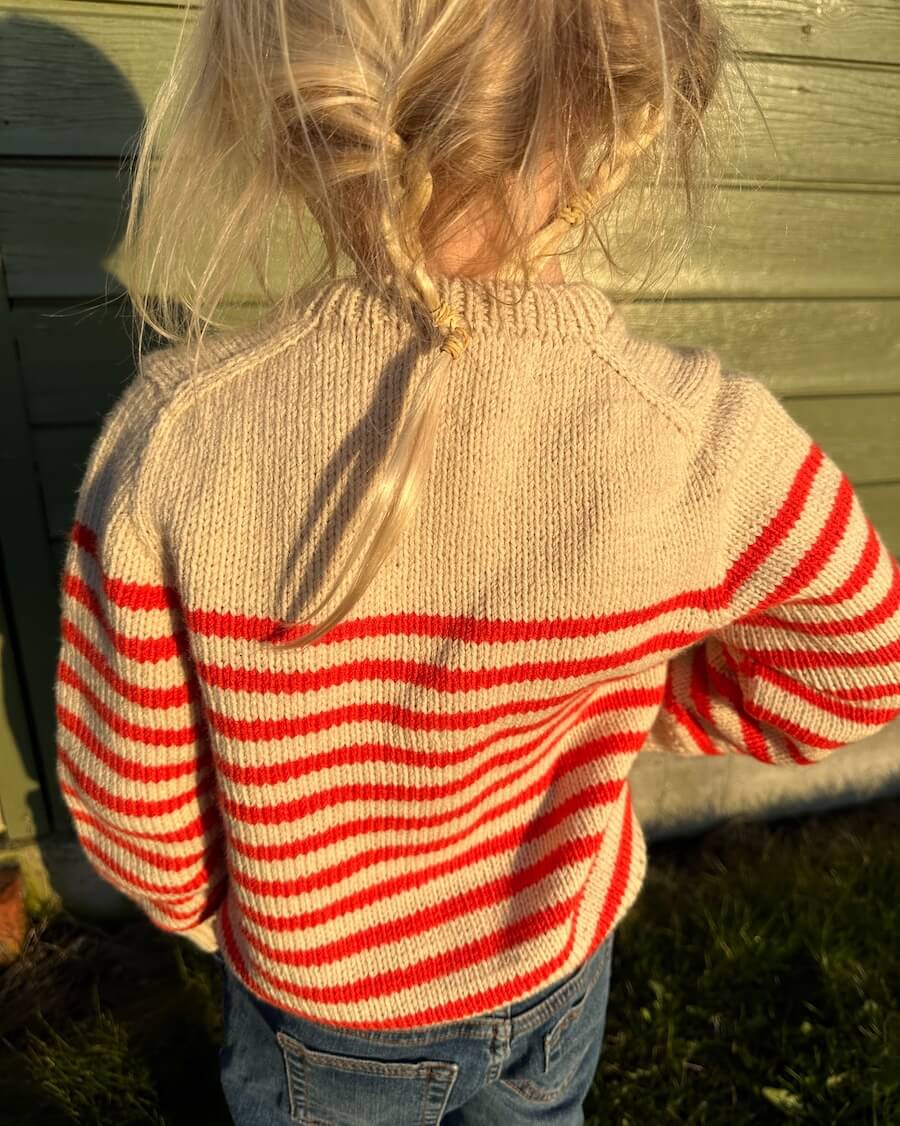 PetiteKnit Lyon Sweater Junior – Neuleohje