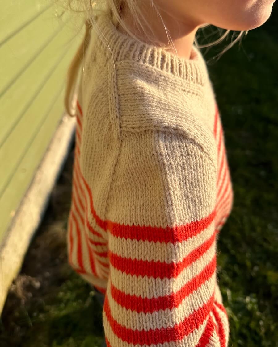 PetiteKnit Lyon Sweater Junior – Neuleohje
